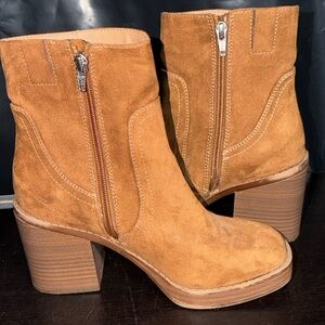 Universal Thread Brown Heeled Boots
